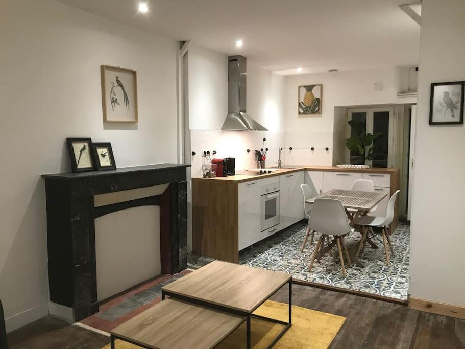 Appartement Cosy A Deux Pas De La Gare 라발 외부 사진