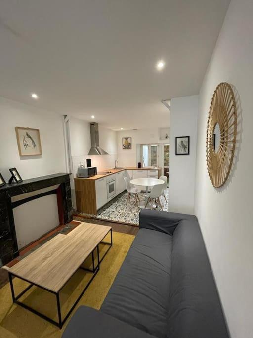 Appartement Cosy A Deux Pas De La Gare 라발 외부 사진