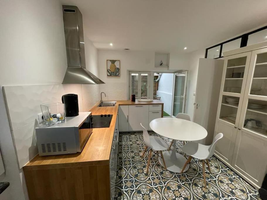 Appartement Cosy A Deux Pas De La Gare 라발 외부 사진