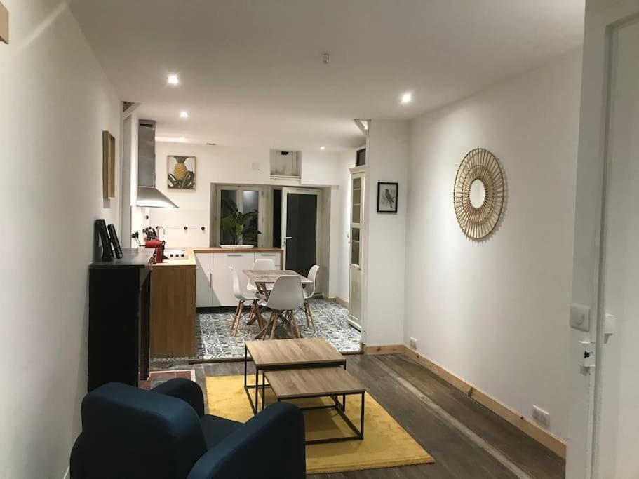 Appartement Cosy A Deux Pas De La Gare 라발 외부 사진