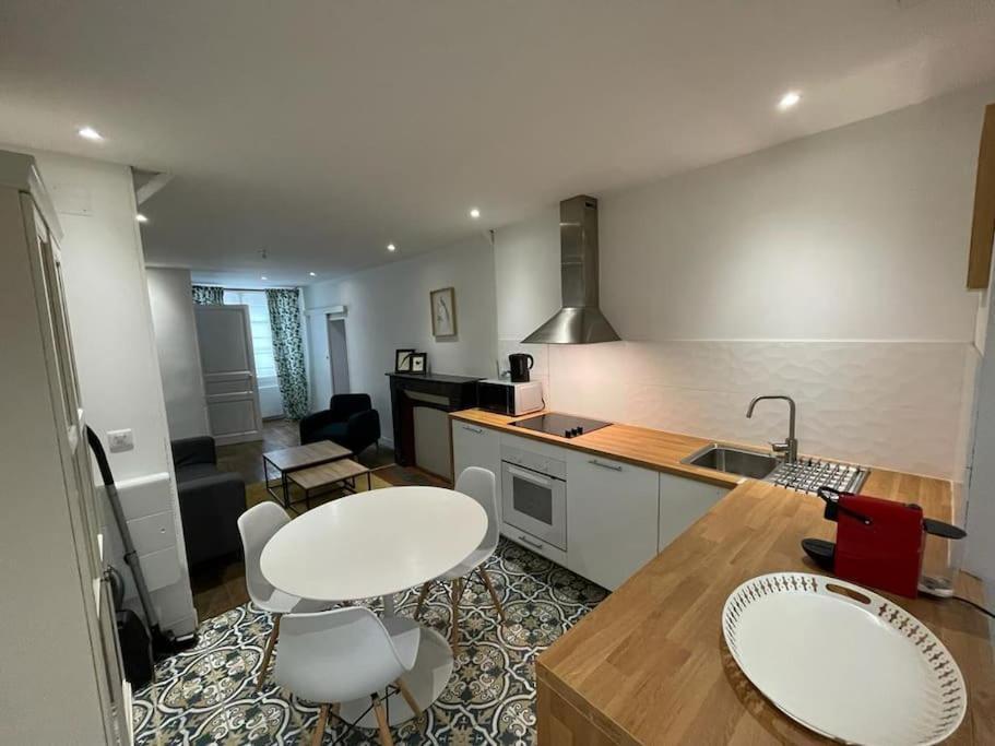 Appartement Cosy A Deux Pas De La Gare 라발 외부 사진